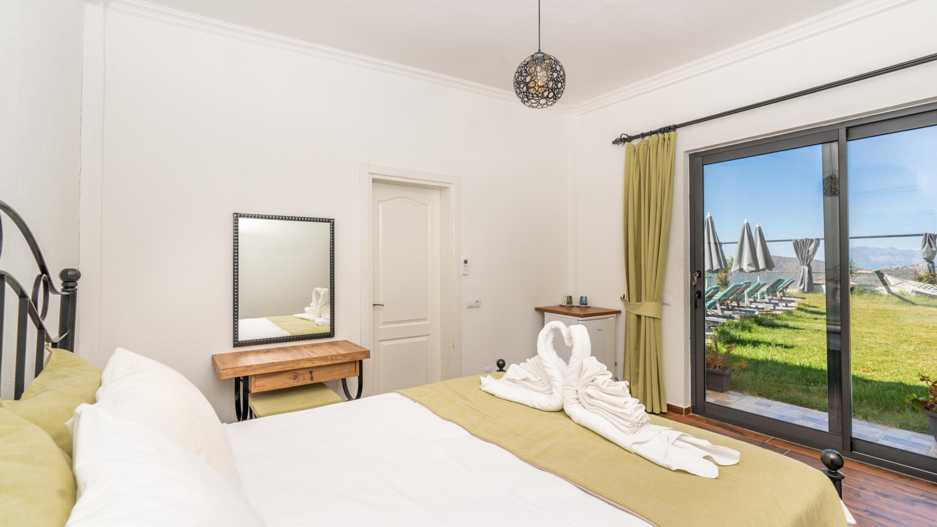 VBK48702 Villa Booking