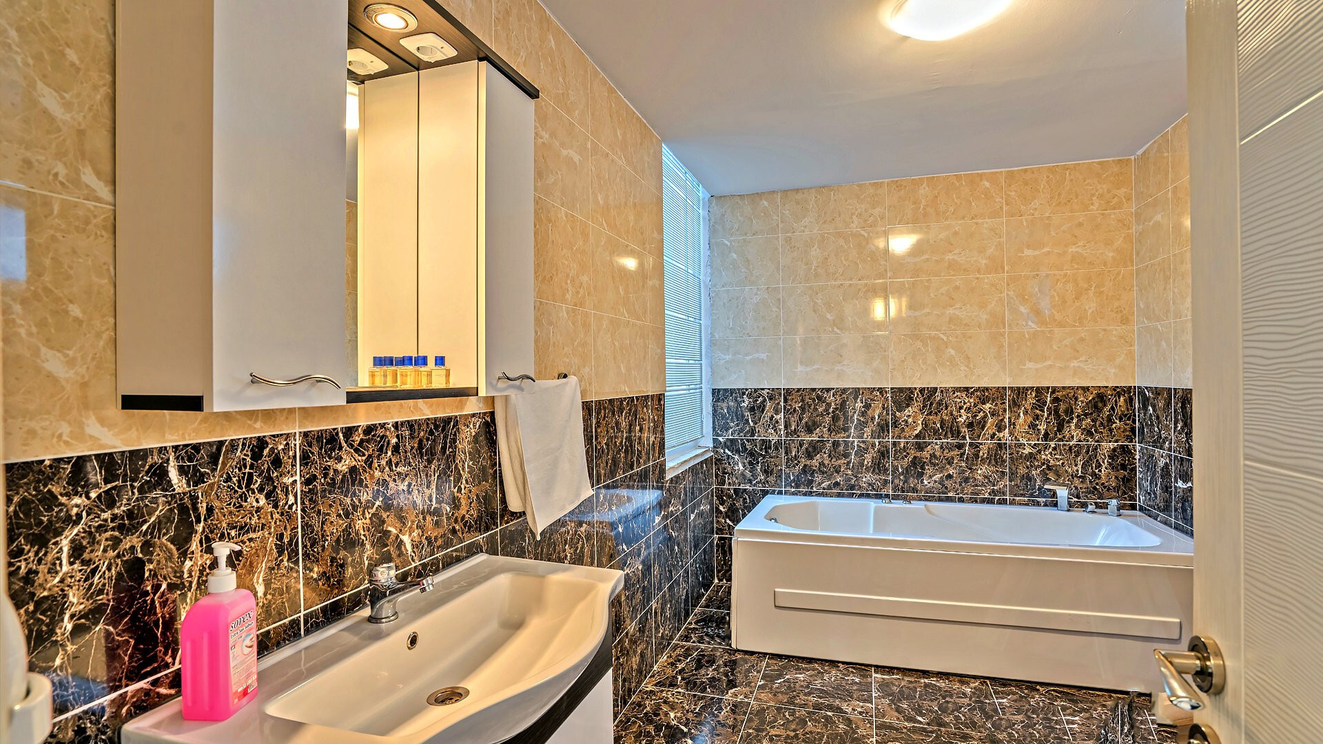 VBK42800 Villa Booking