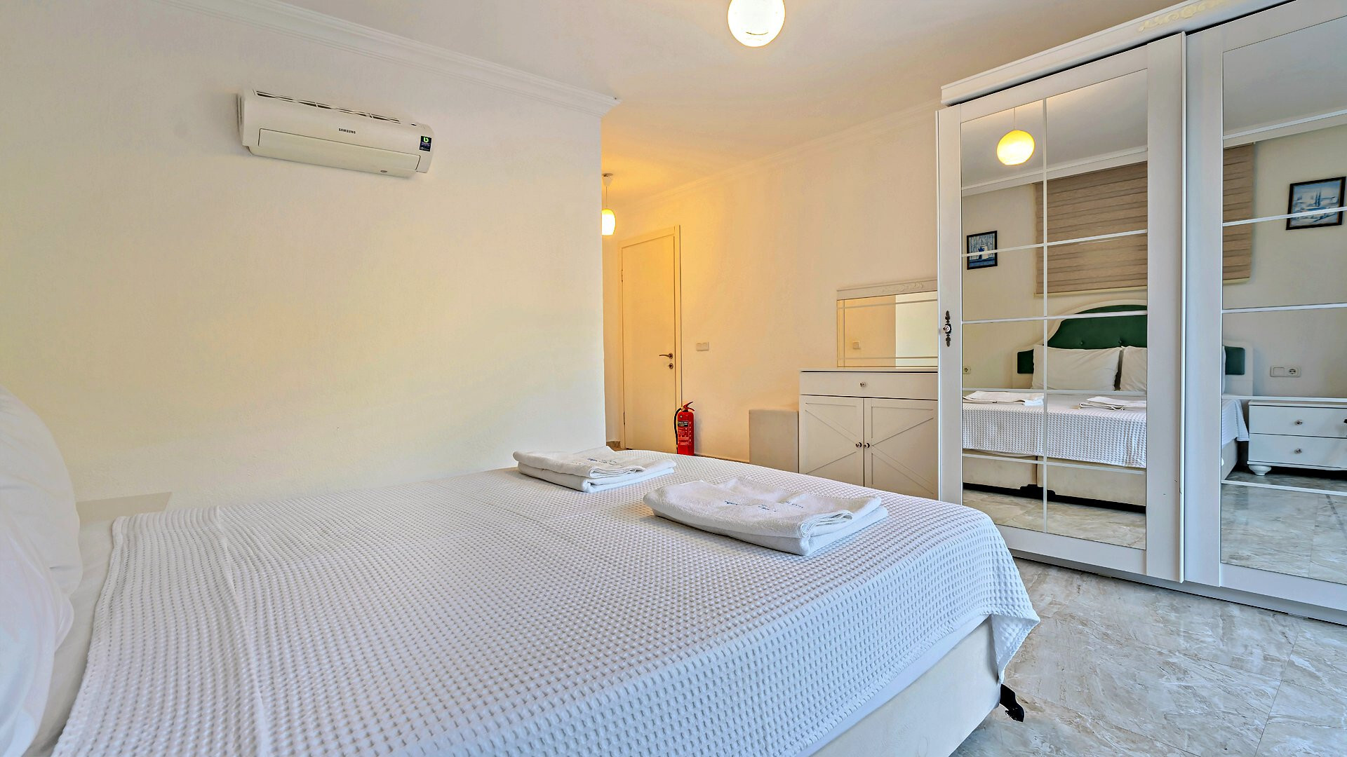 VBK42800 Villa Booking