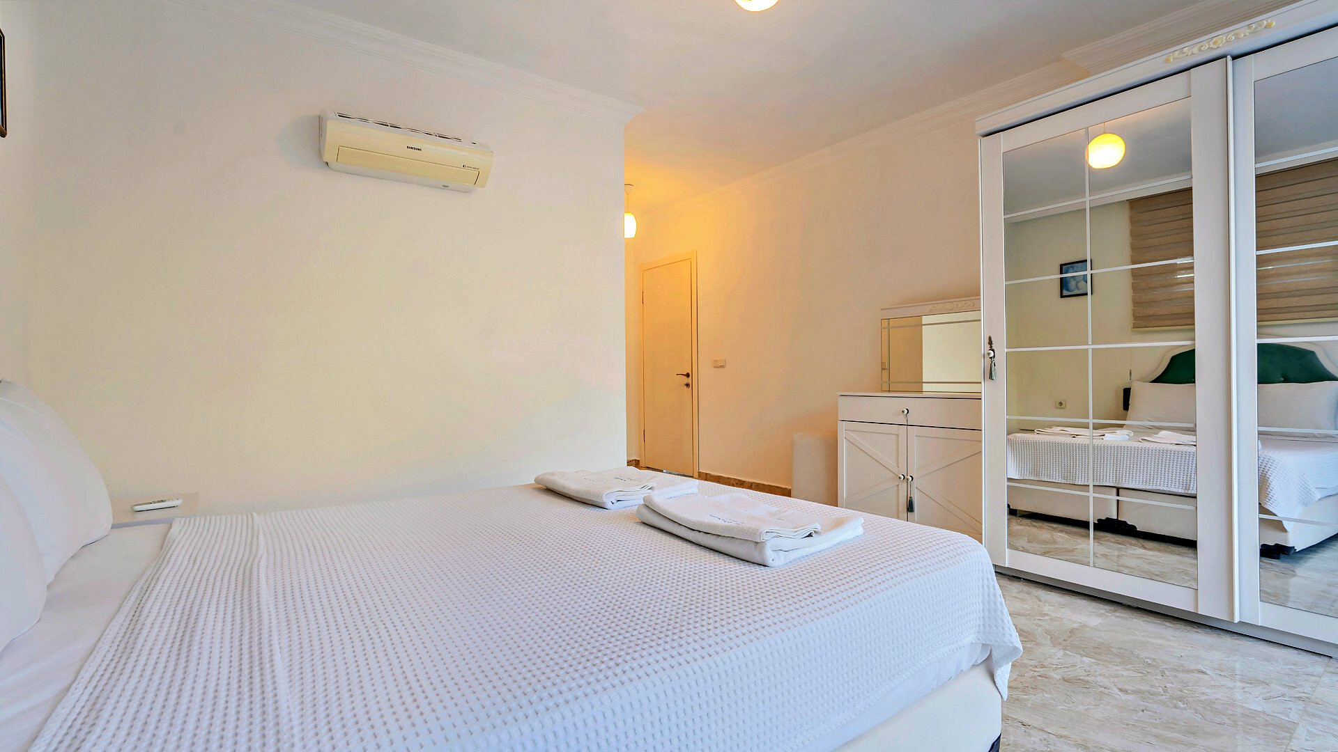 VBK42800 Villa Booking