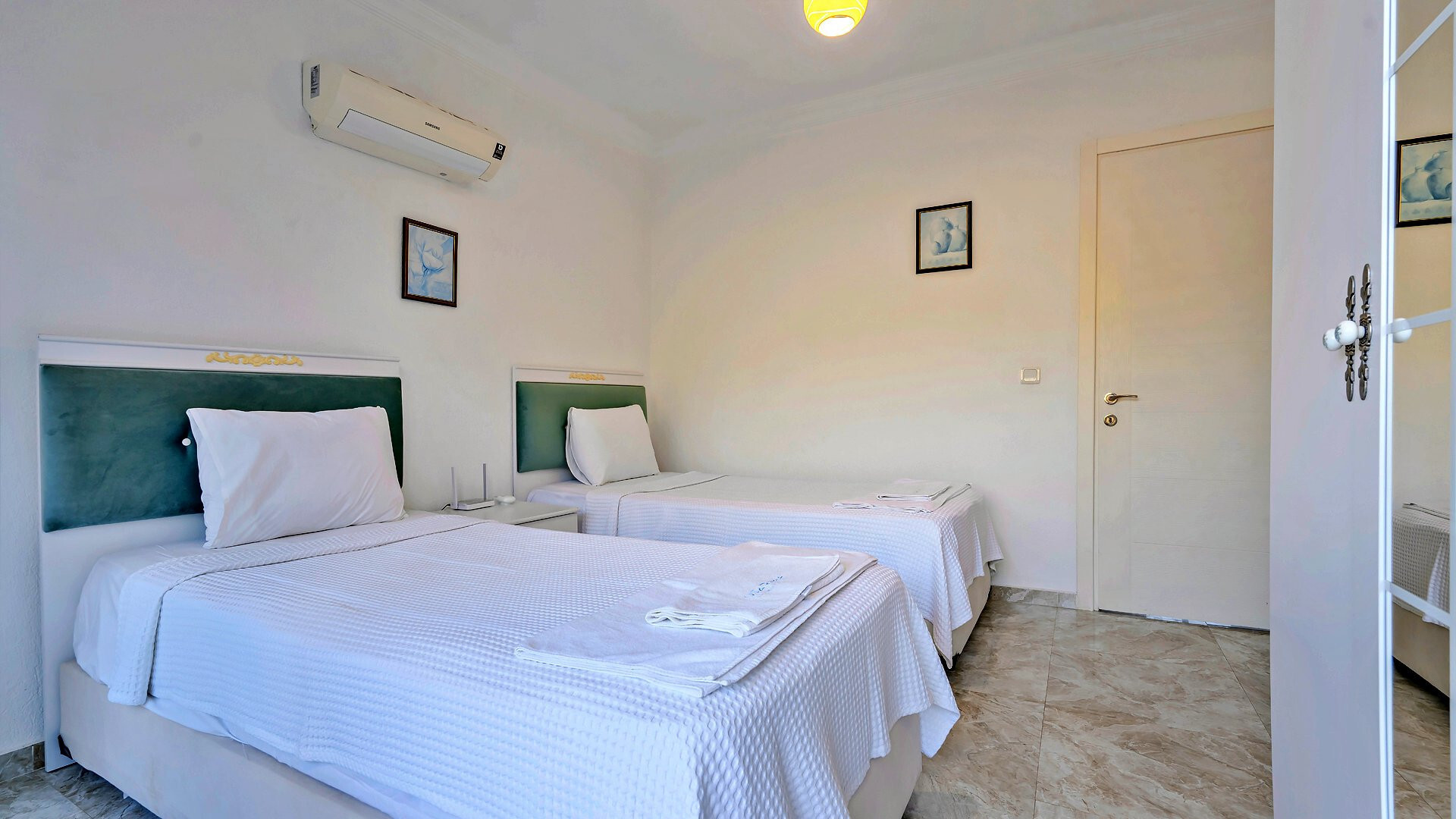 VBK42800 Villa Booking