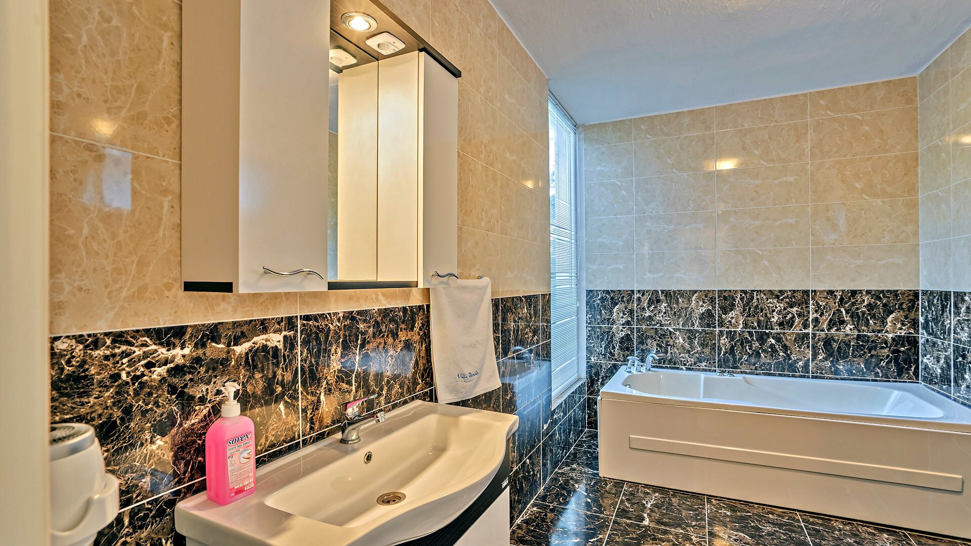 VBK42800 Villa Booking