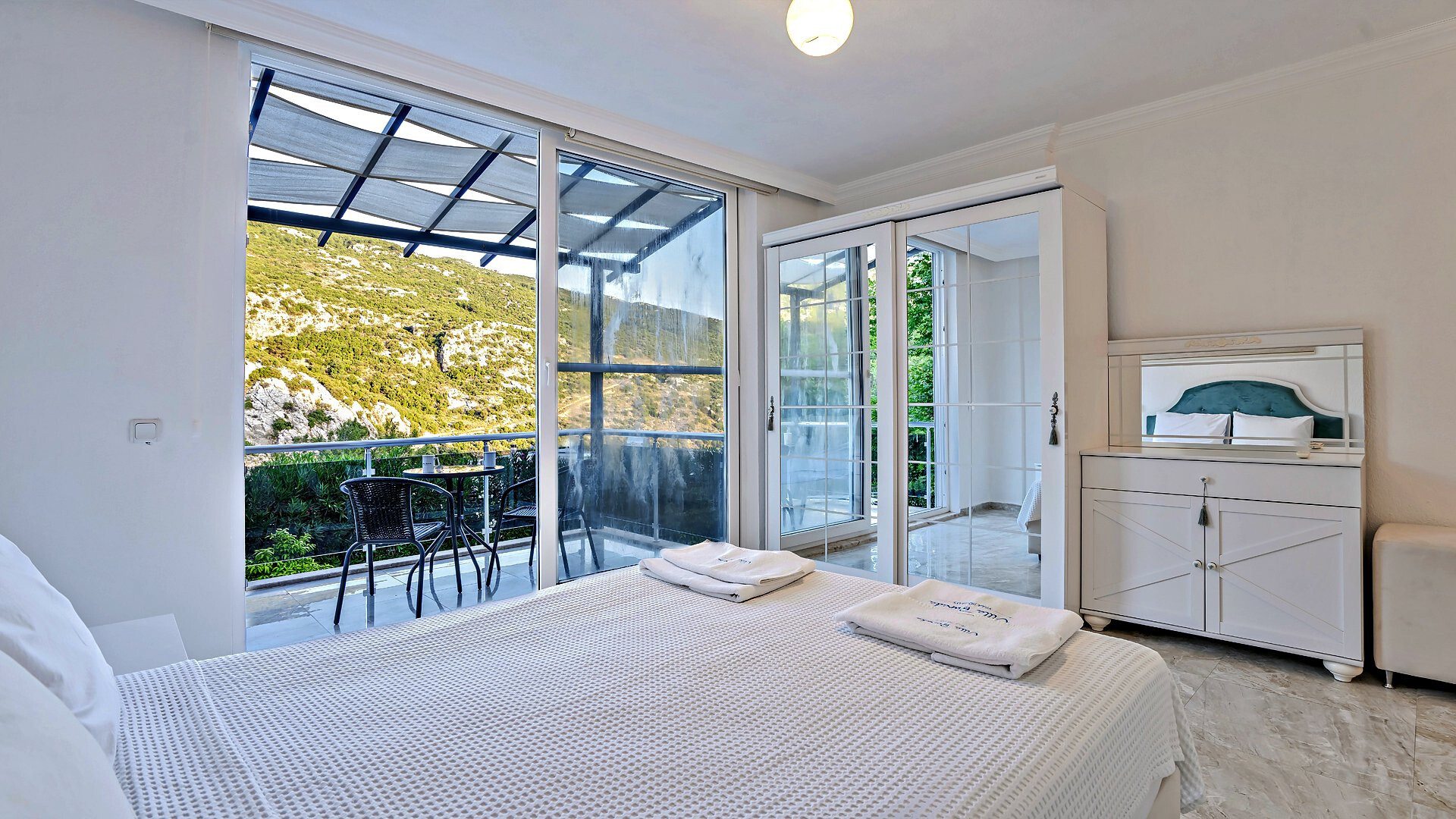 VBK42800 Villa Booking