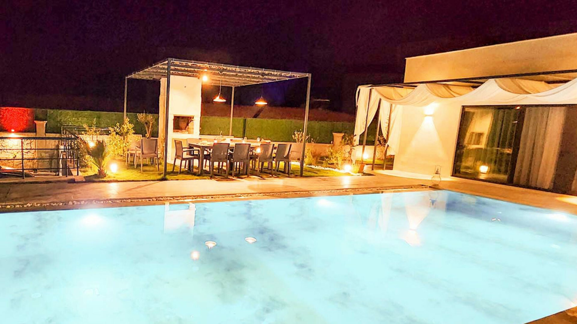 VBK81562 Villa Booking