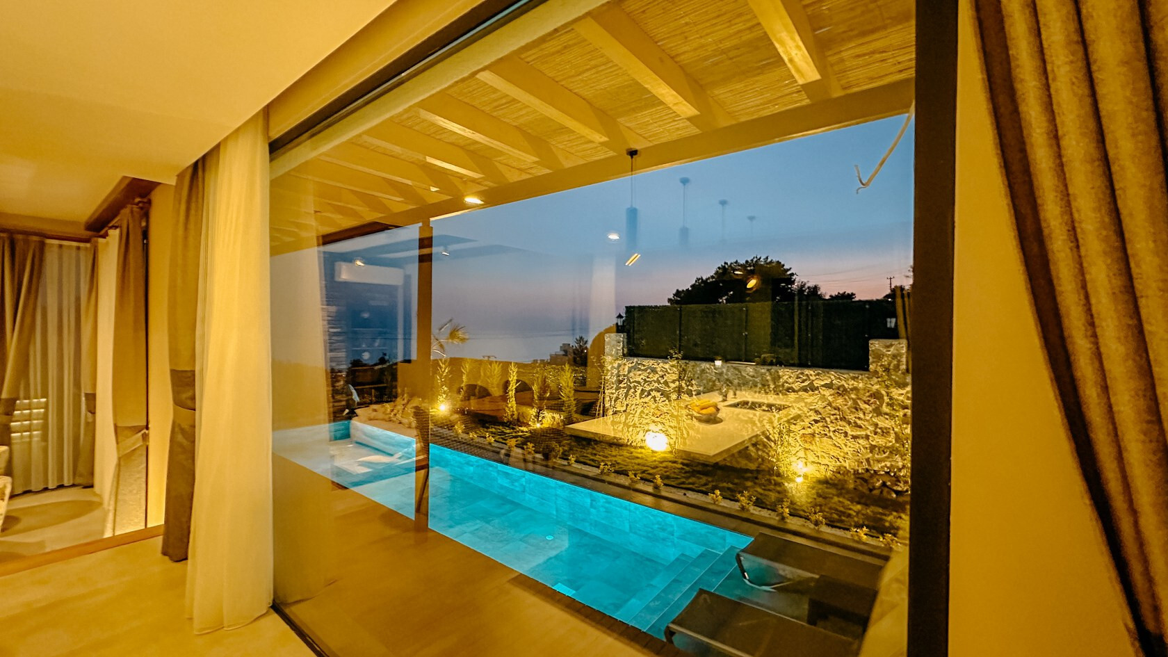 VBK69399 Villa Booking