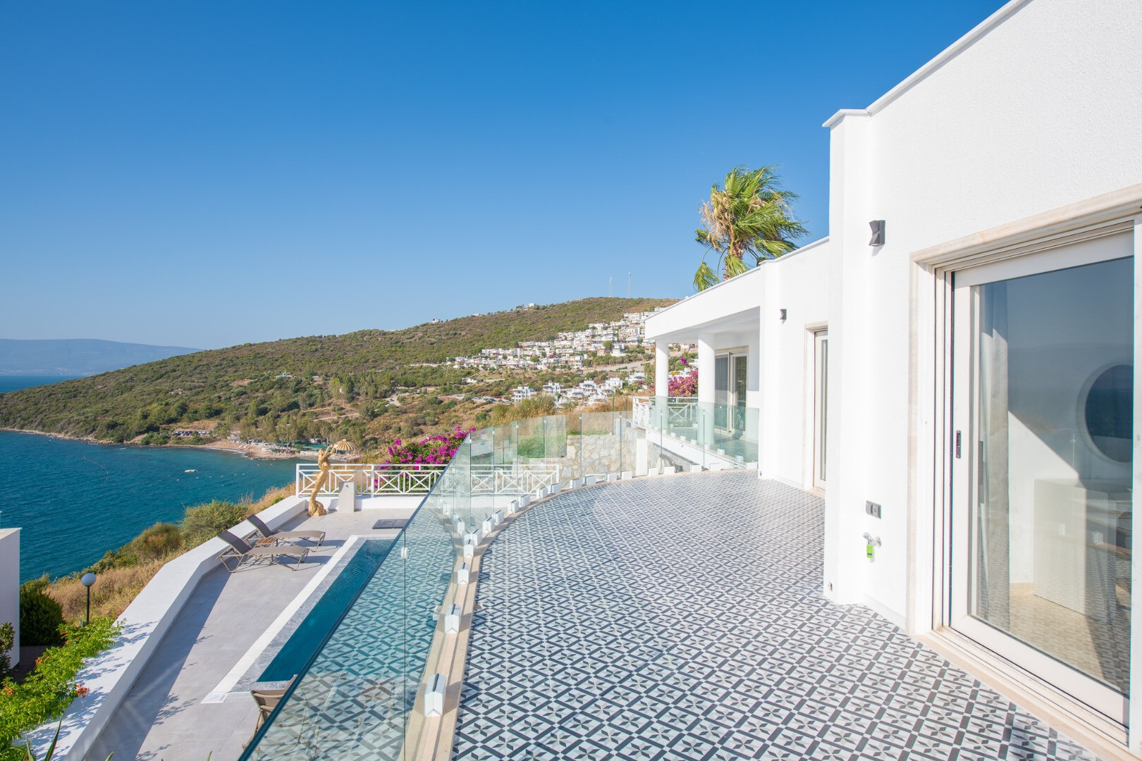 VBK76905 Villa Booking