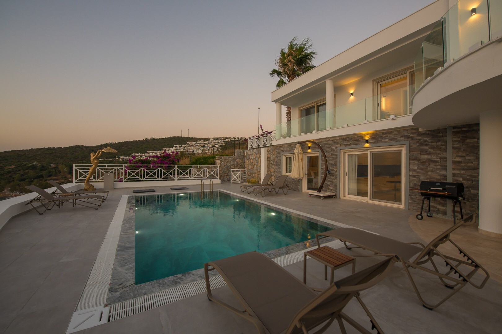 VBK76905 Villa Booking
