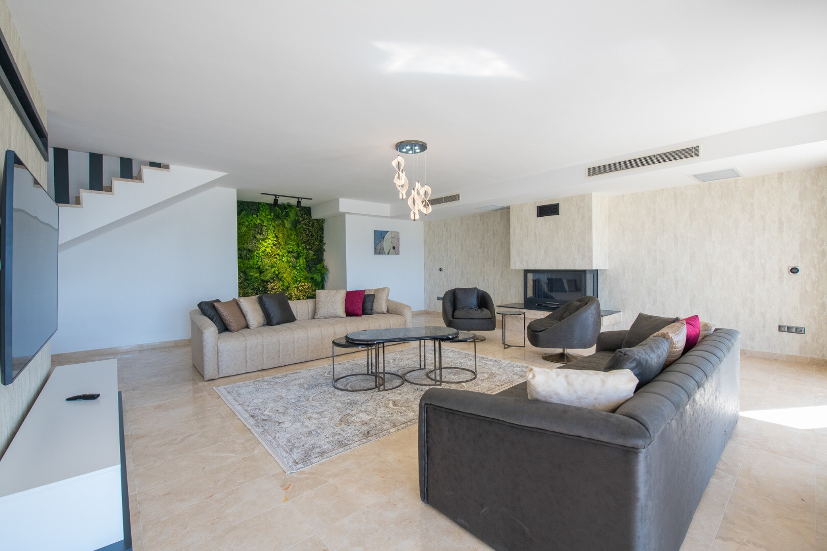 VBK76905 Villa Booking