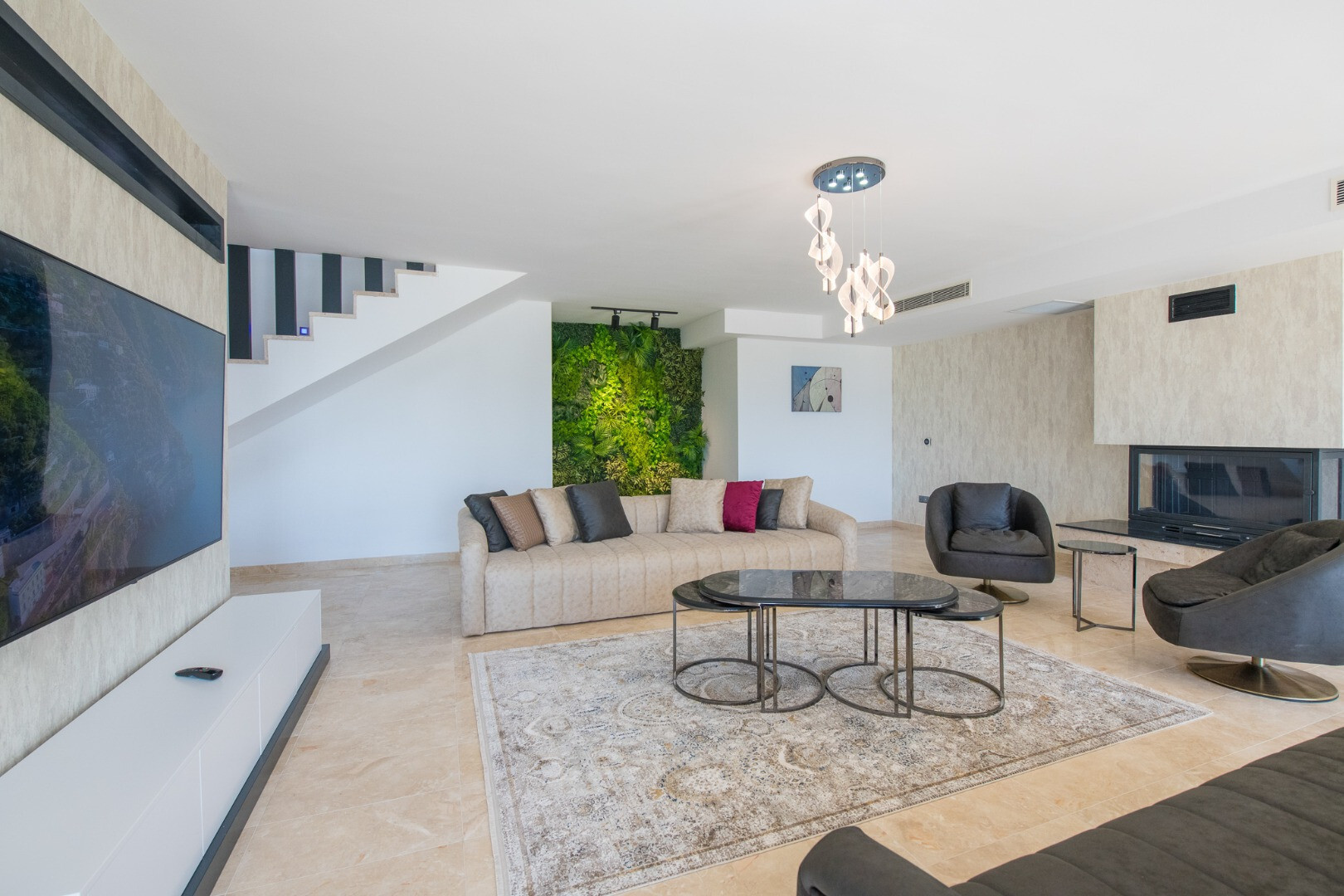 VBK76905 Villa Booking