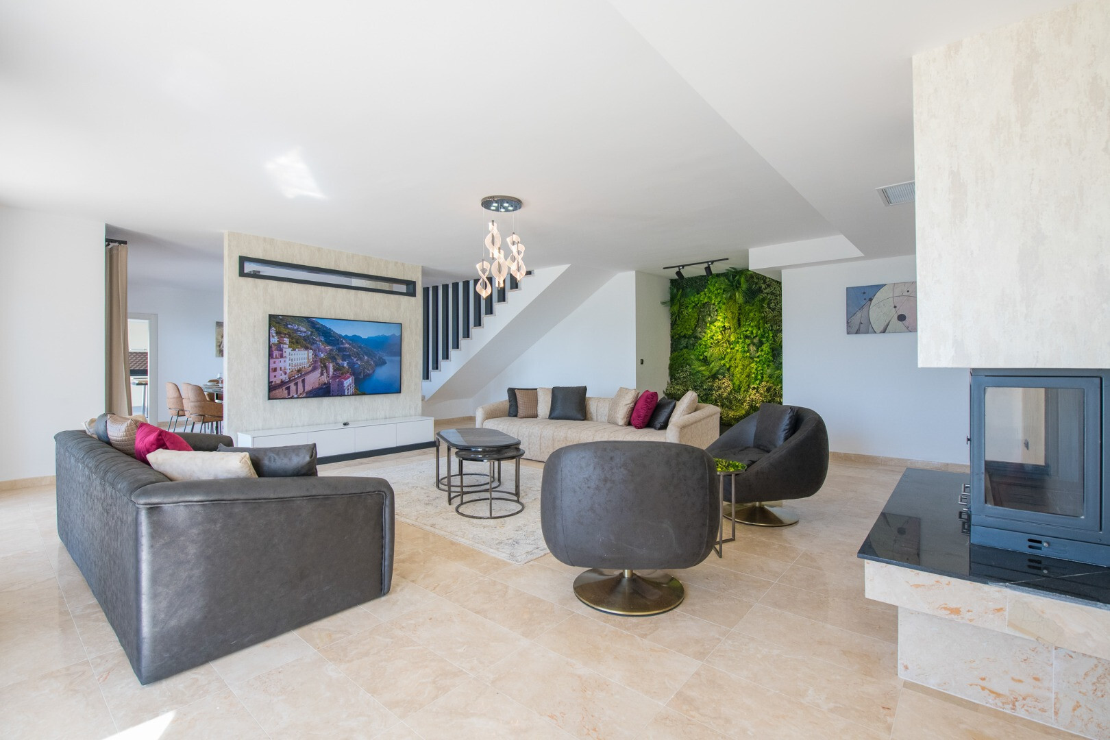 VBK76905 Villa Booking