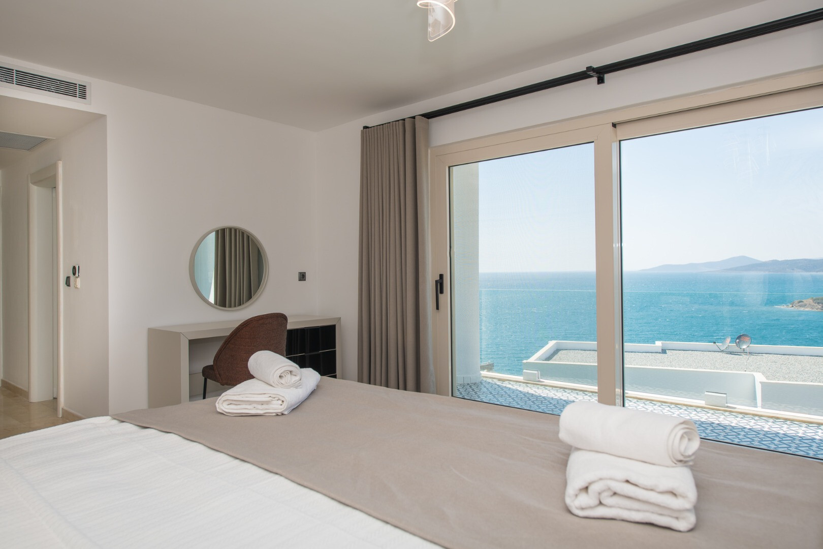 VBK76905 Villa Booking