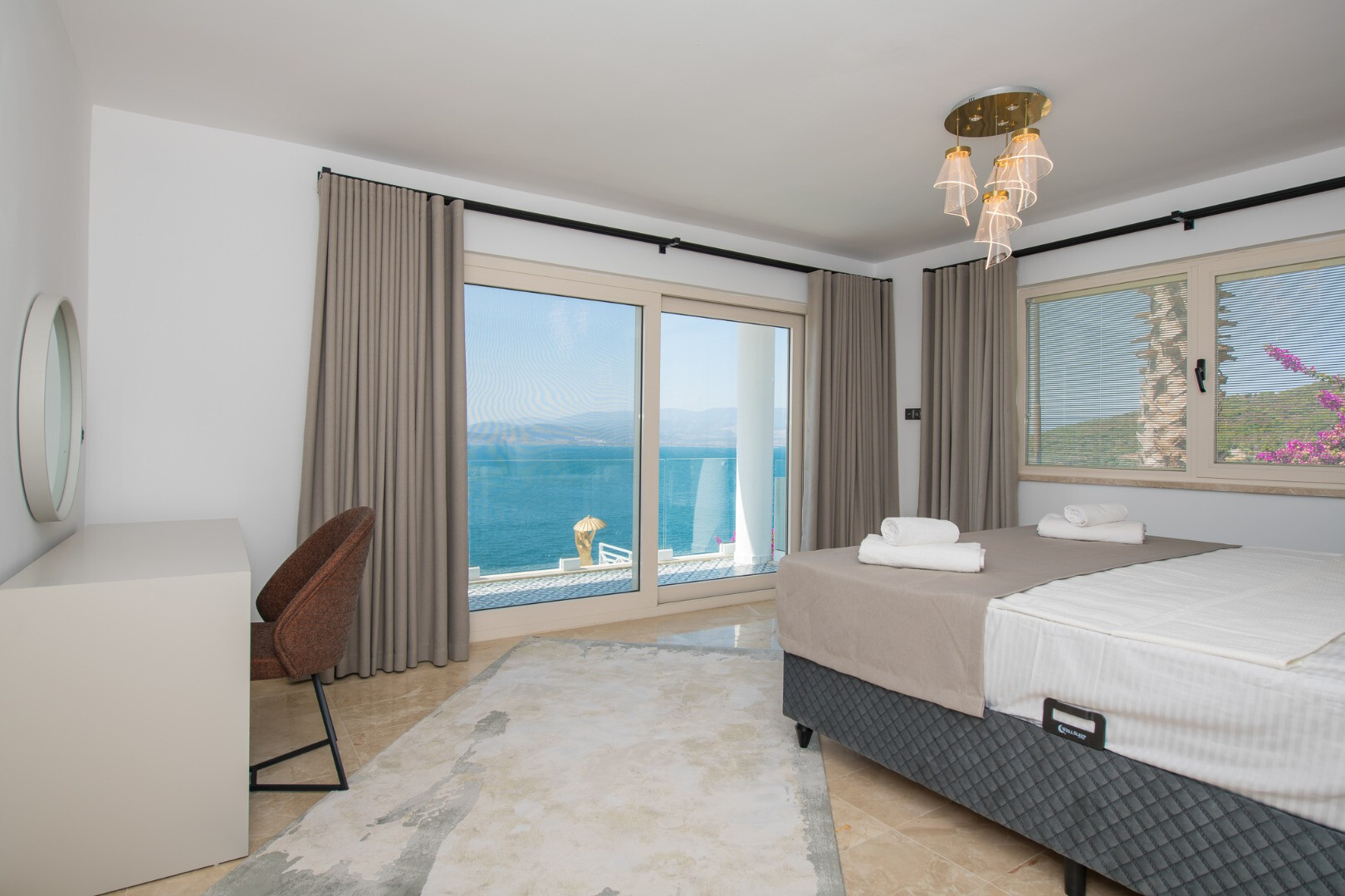 VBK76905 Villa Booking