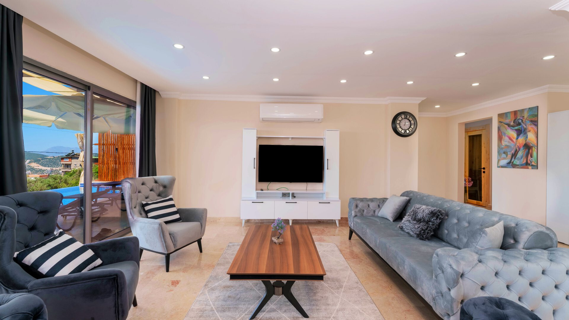 VBK51672 Villa Booking