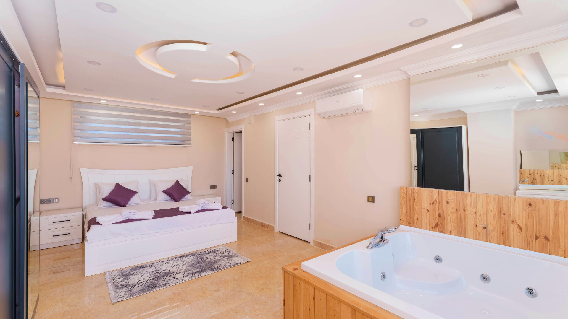 VBK51672 Villa Booking
