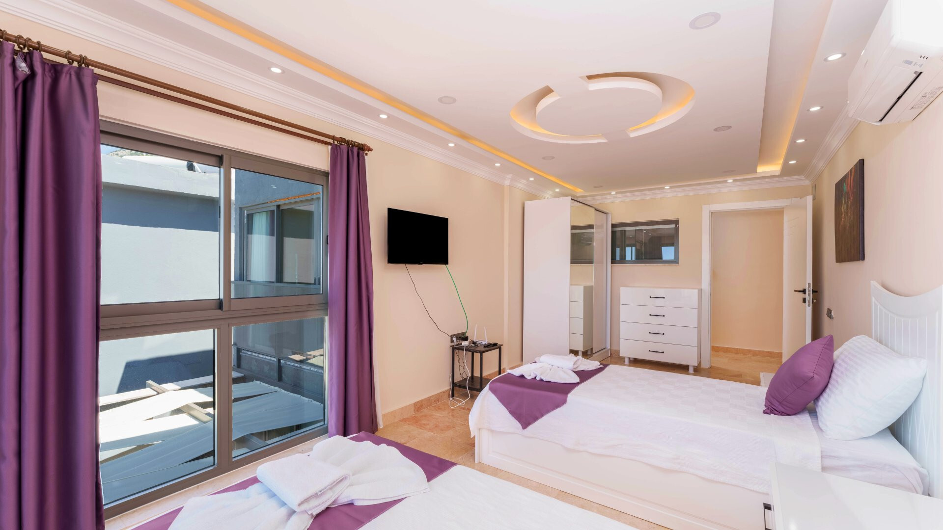 VBK51672 Villa Booking