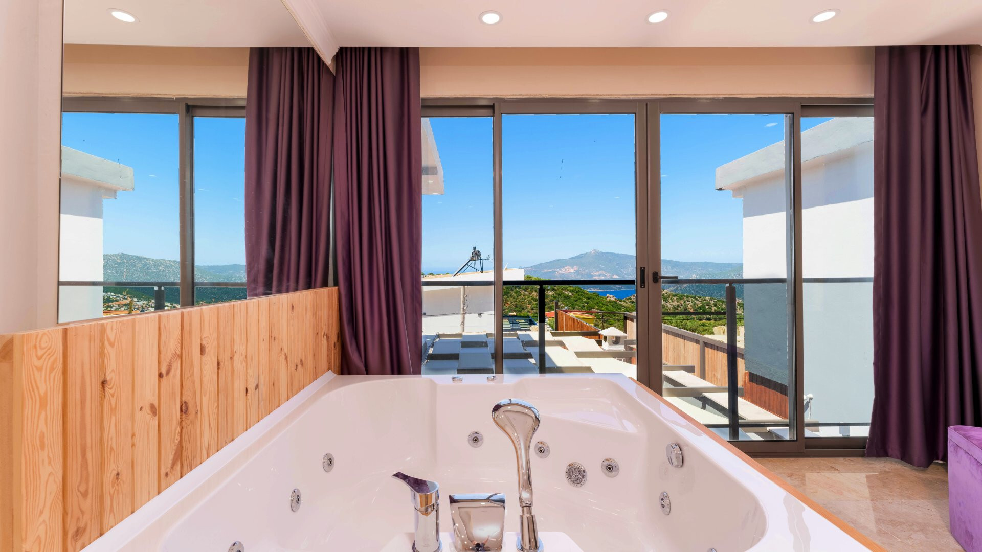 VBK51672 Villa Booking