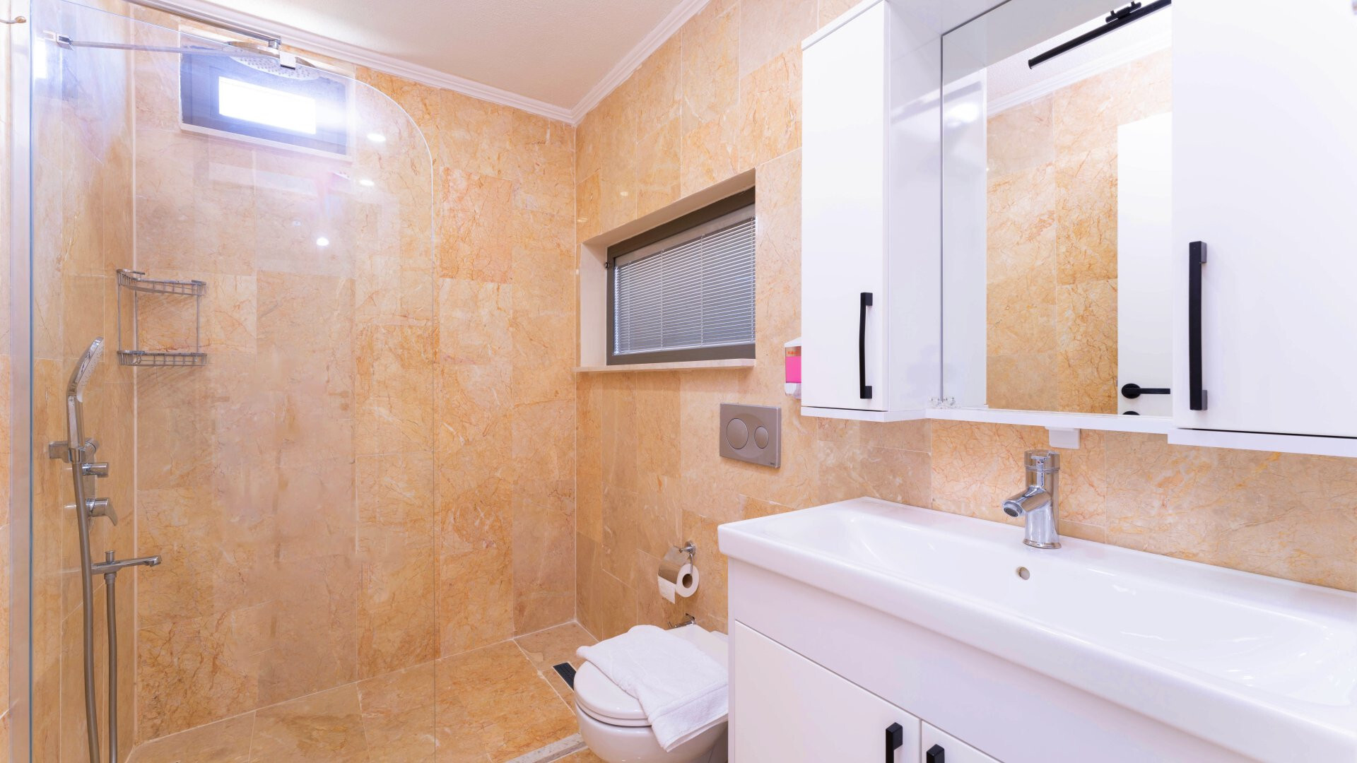 VBK51672 Villa Booking