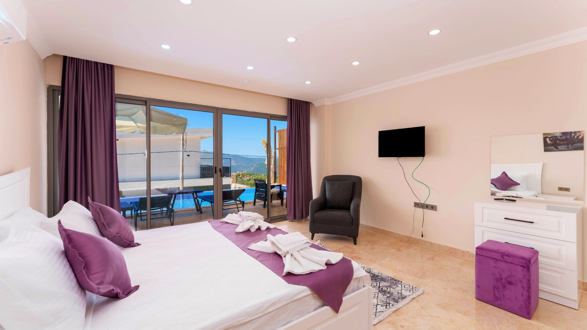 VBK51672 Villa Booking