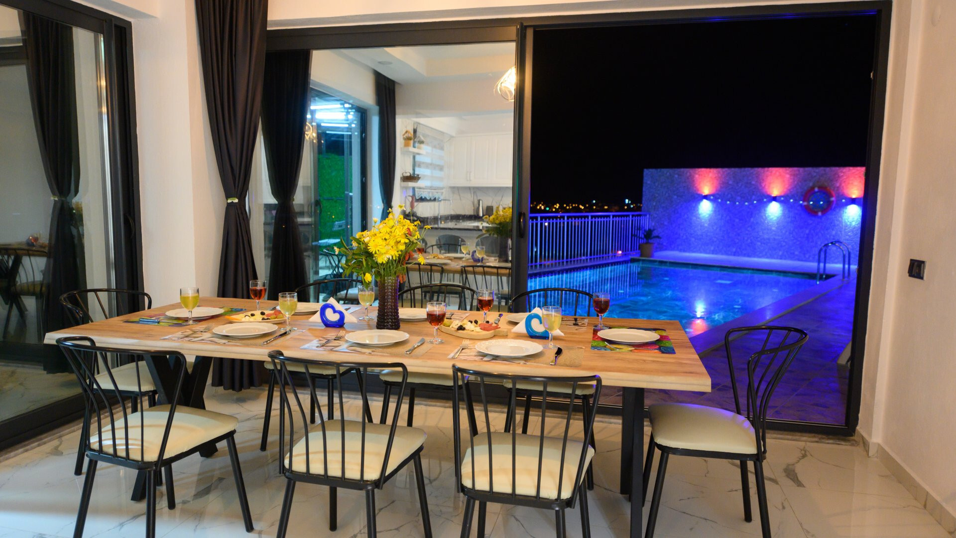 VBK19317 Villa Booking