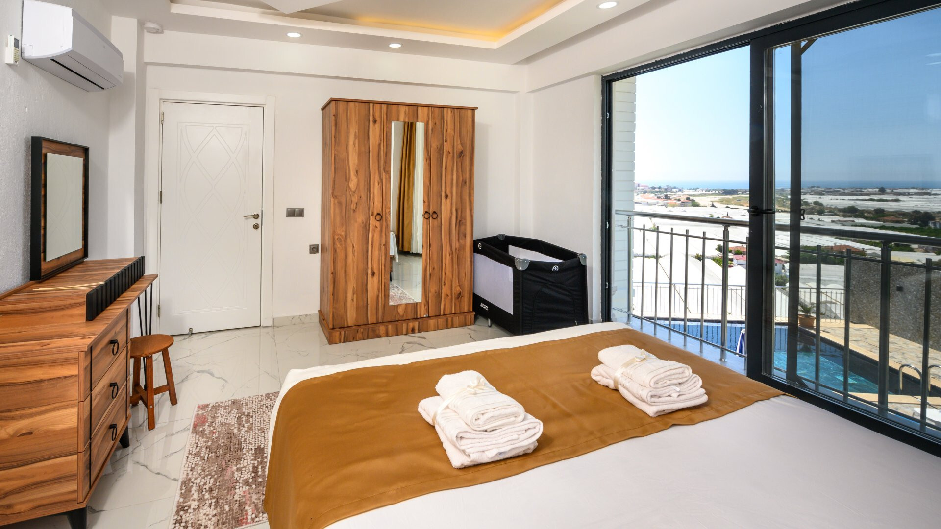 VBK19317 Villa Booking