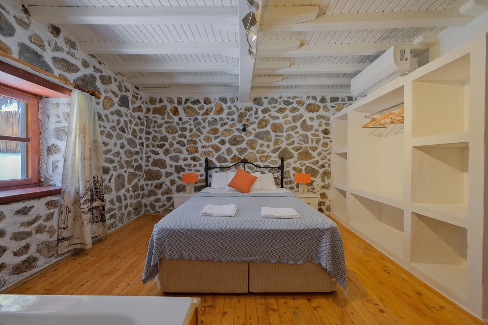 VBK33499 Villa Booking