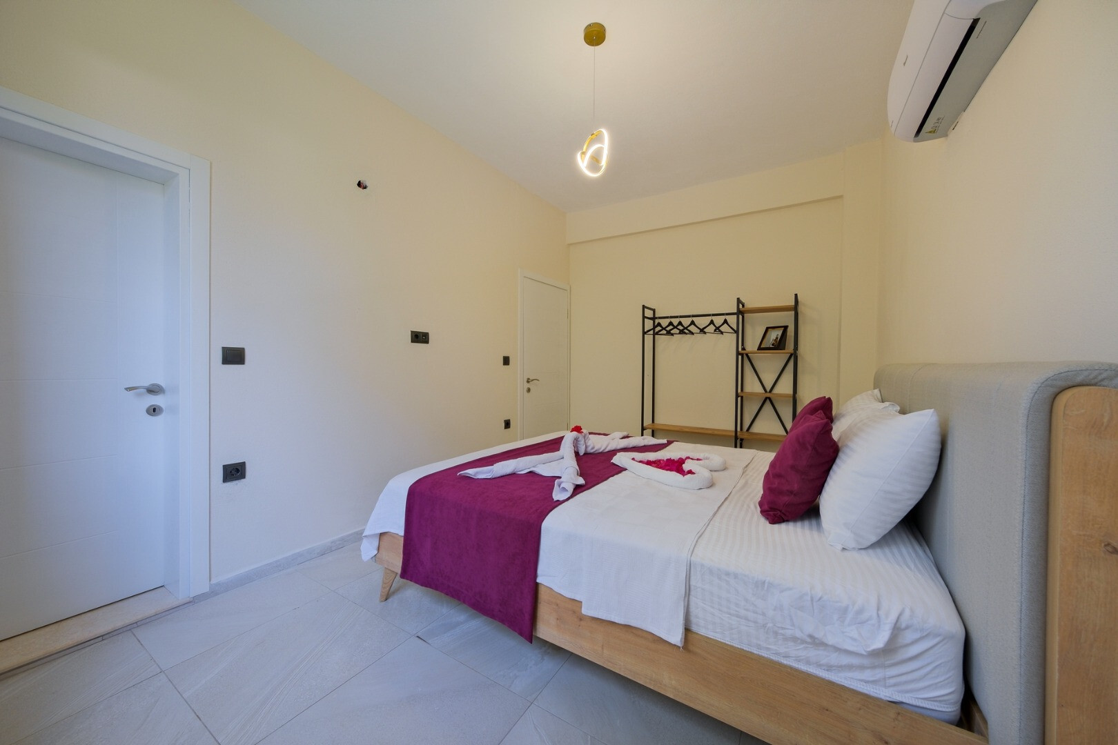 VBK37026 Villa Booking