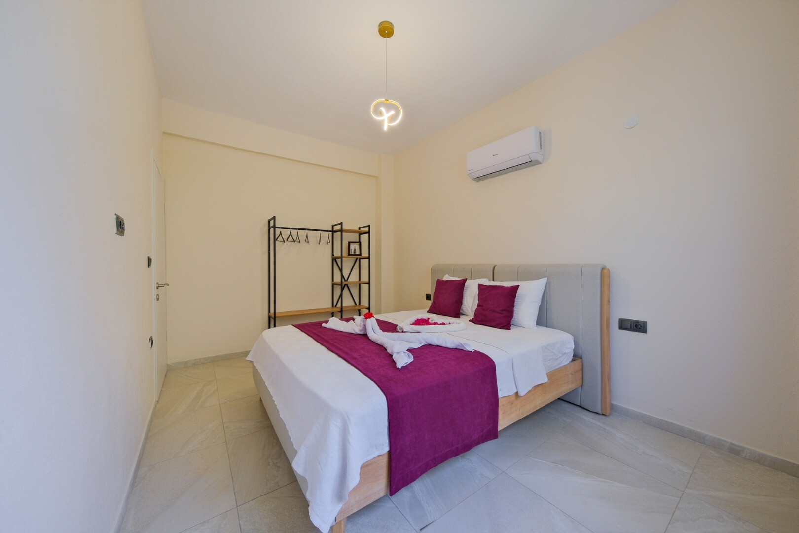 VBK37026 Villa Booking