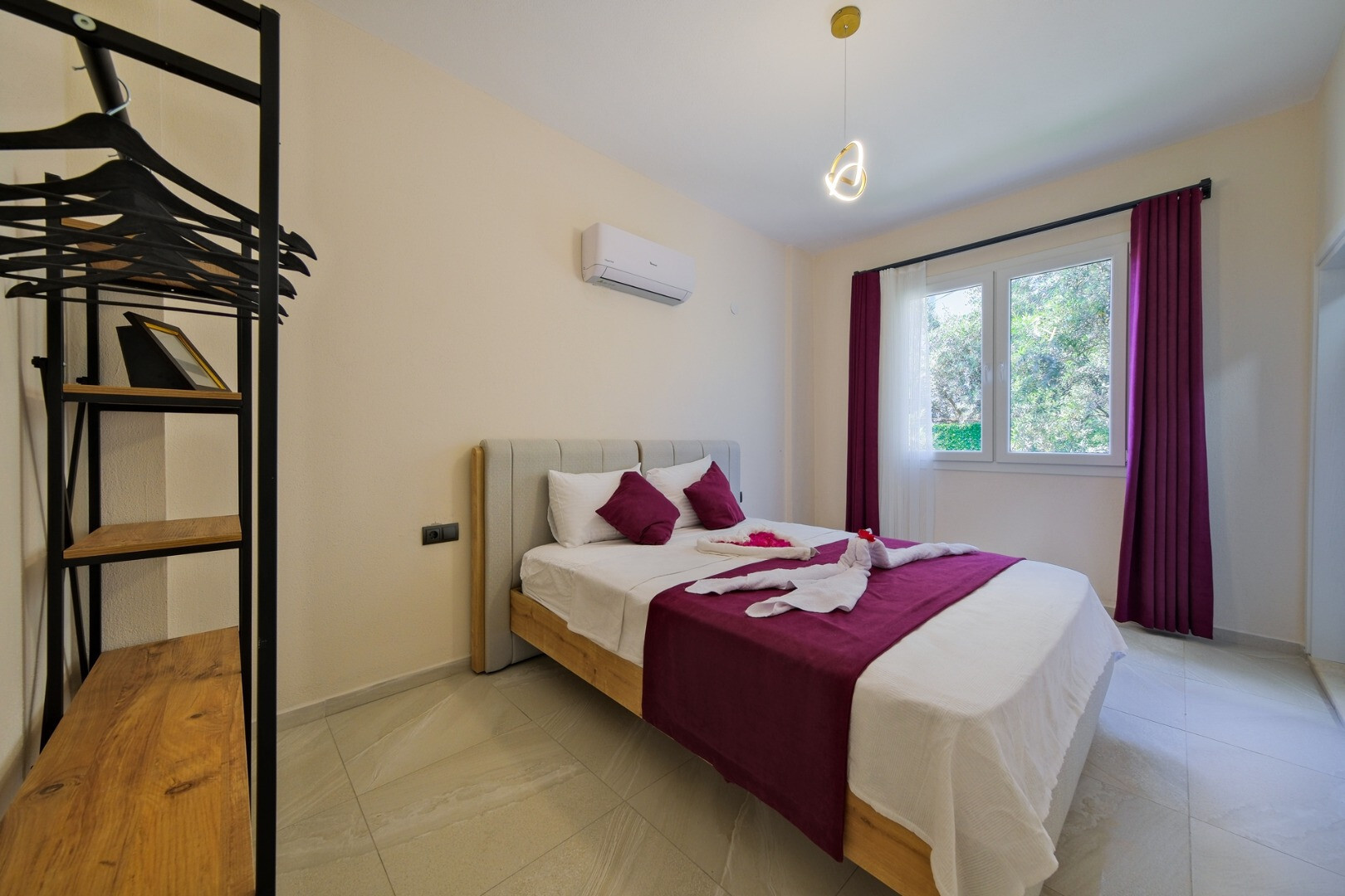 VBK37026 Villa Booking