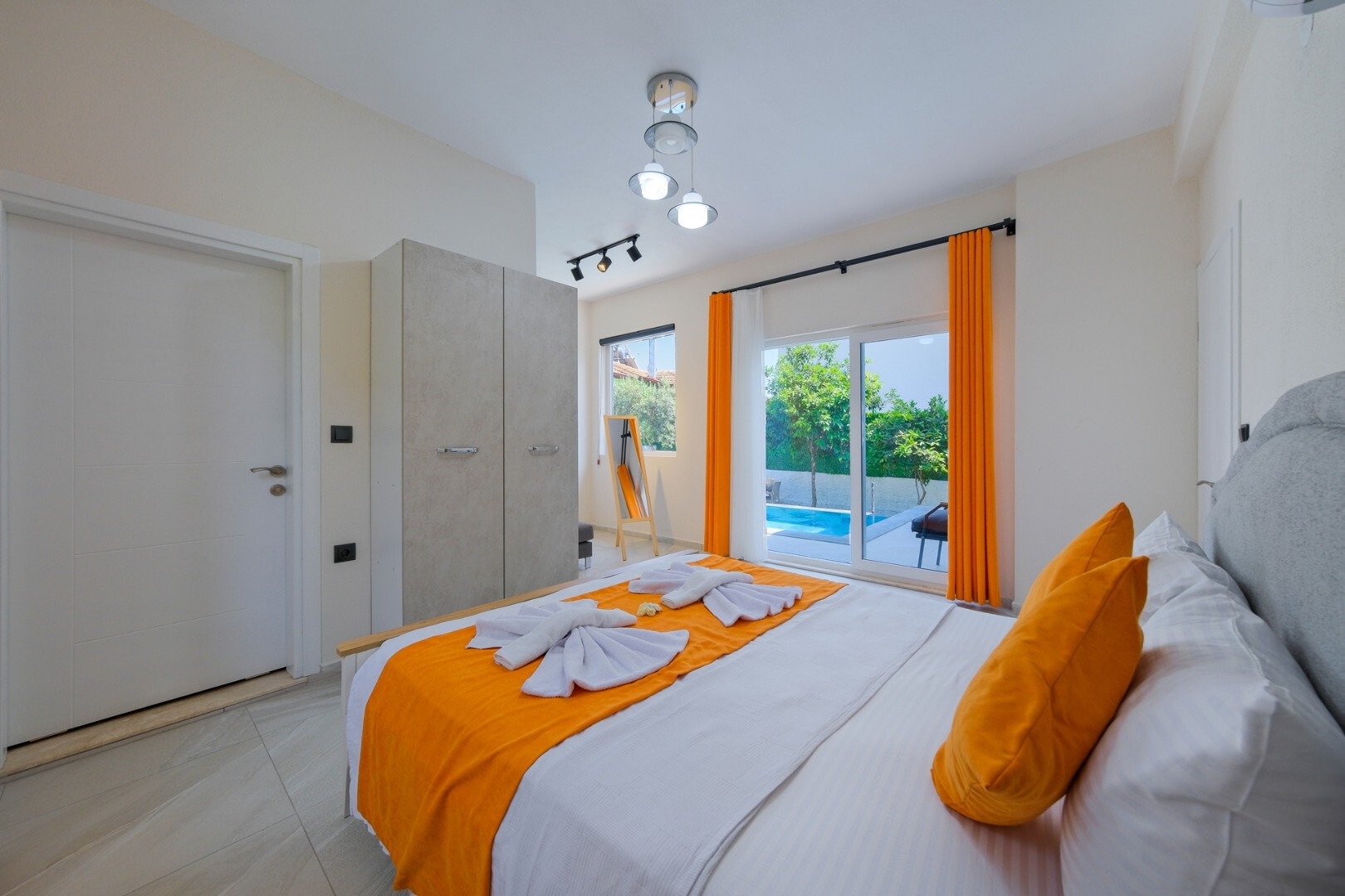 VBK37026 Villa Booking