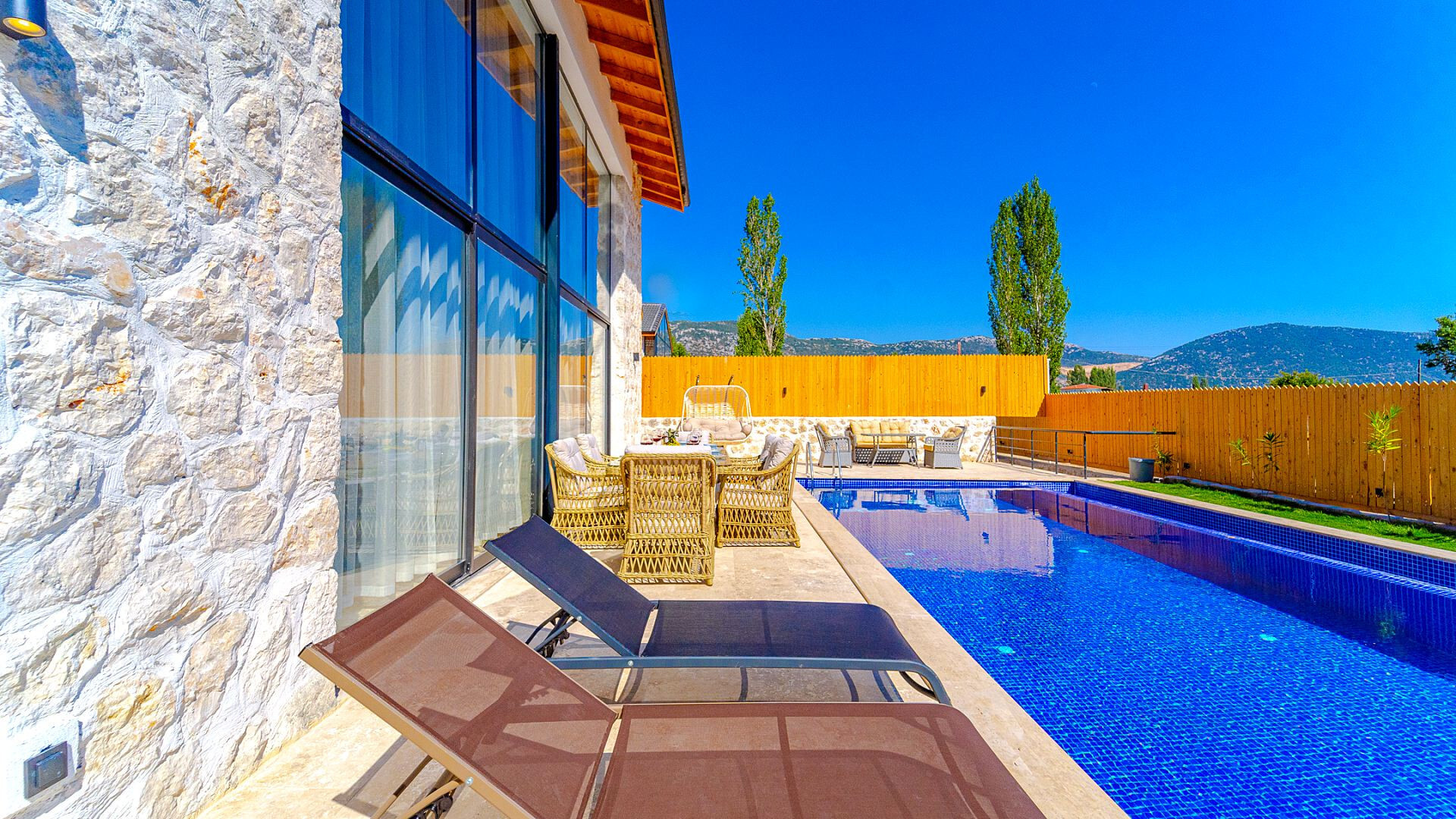 VBK51322 Villa Booking