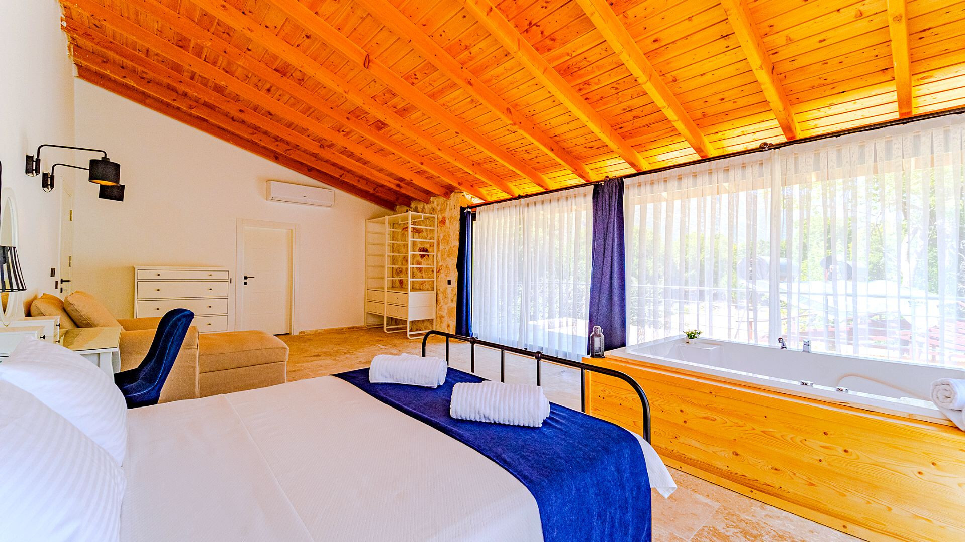 VBK51322 Villa Booking