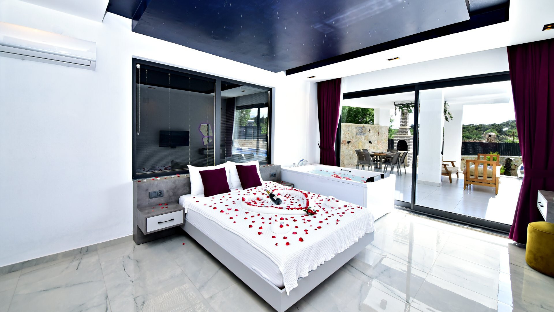 VBK60201 Villa Booking