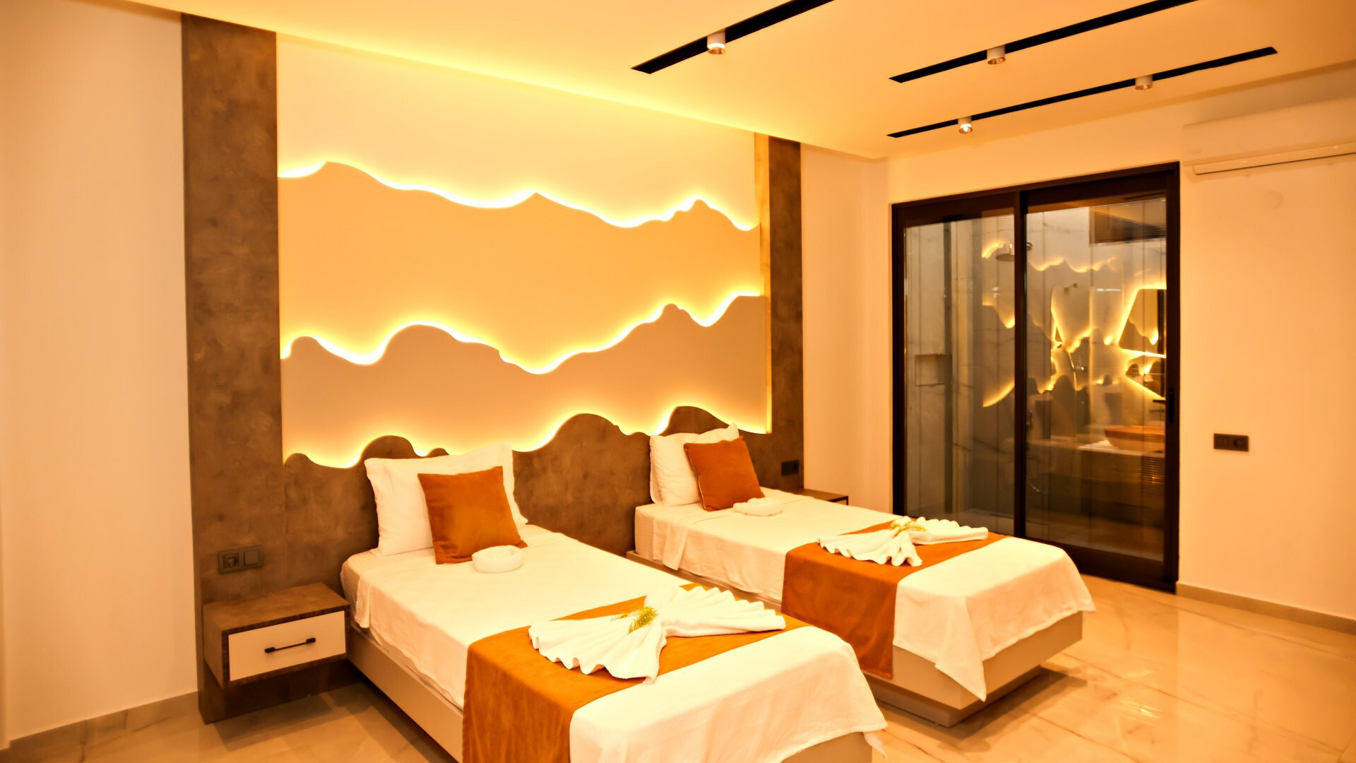 VBK60201 Villa Booking