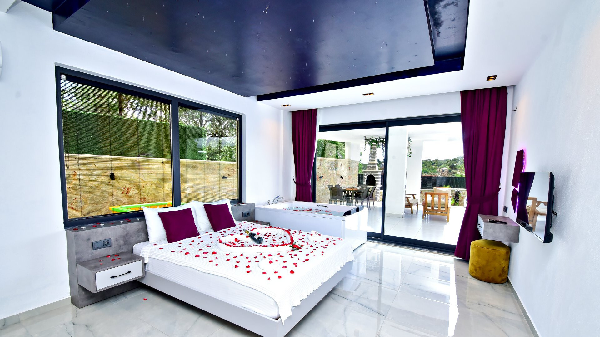 VBK60201 Villa Booking