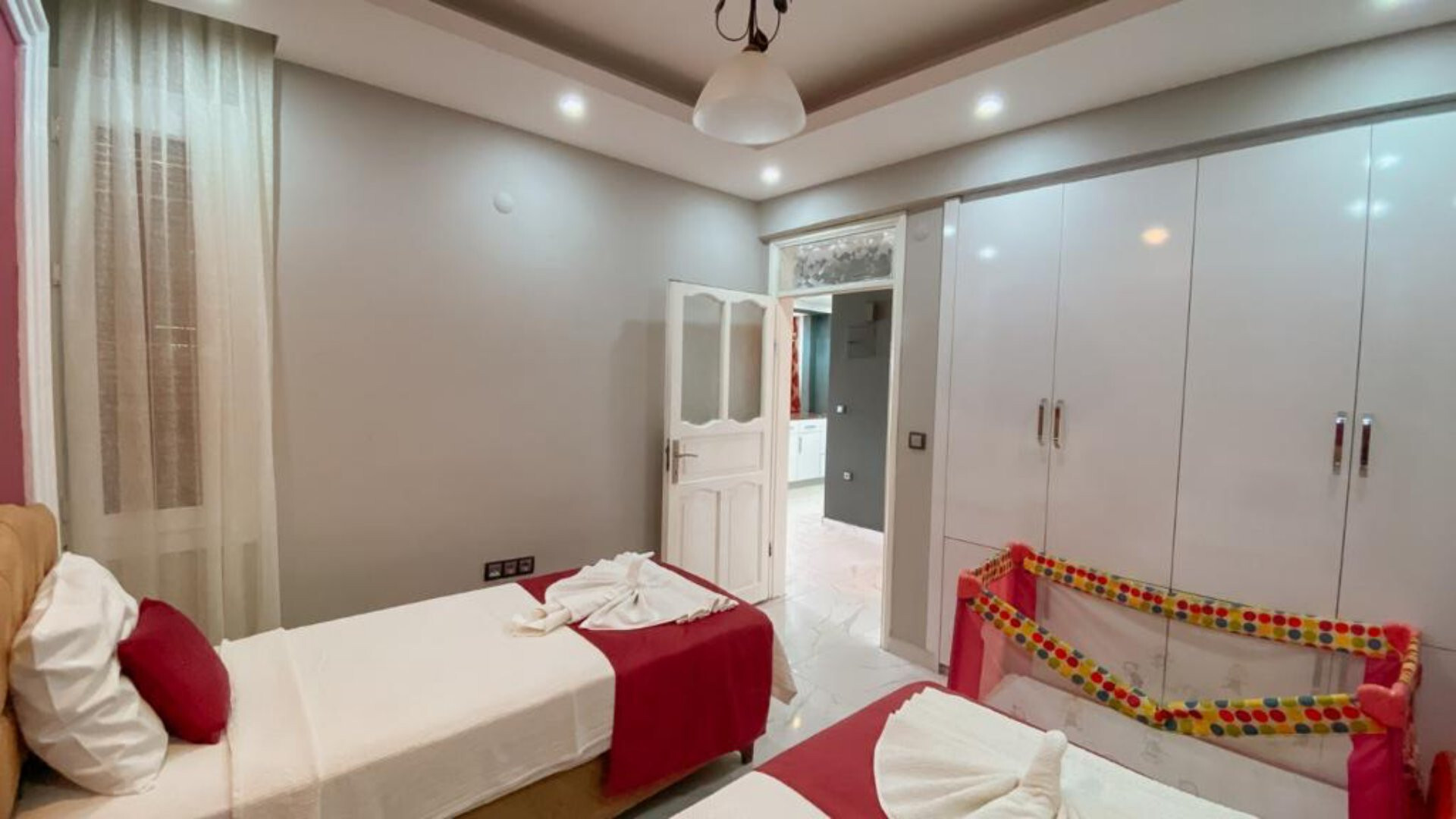 VBK78516 Villa Booking