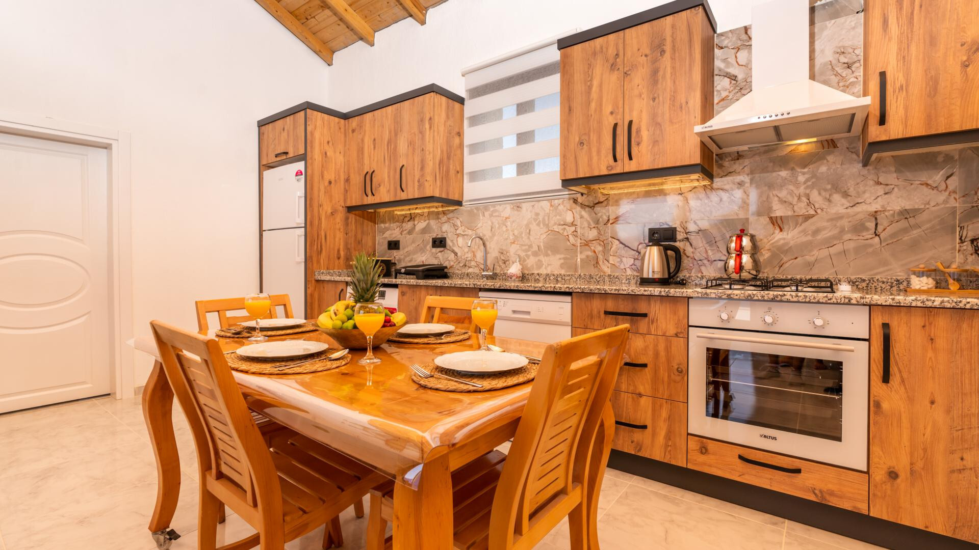 VBK70905 Villa Booking