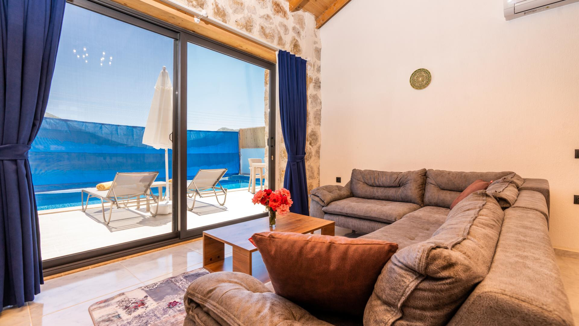 VBK70905 Villa Booking