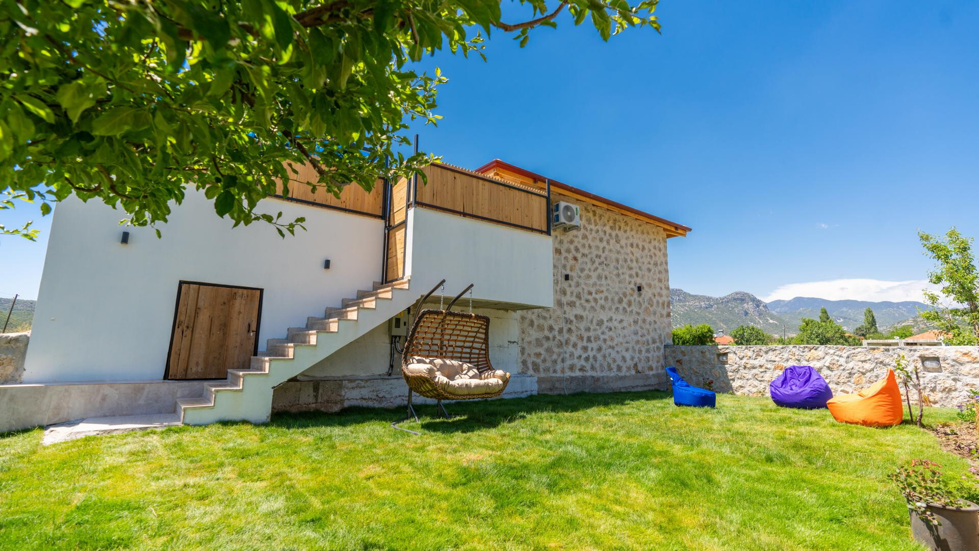 VBK70905 Villa Booking