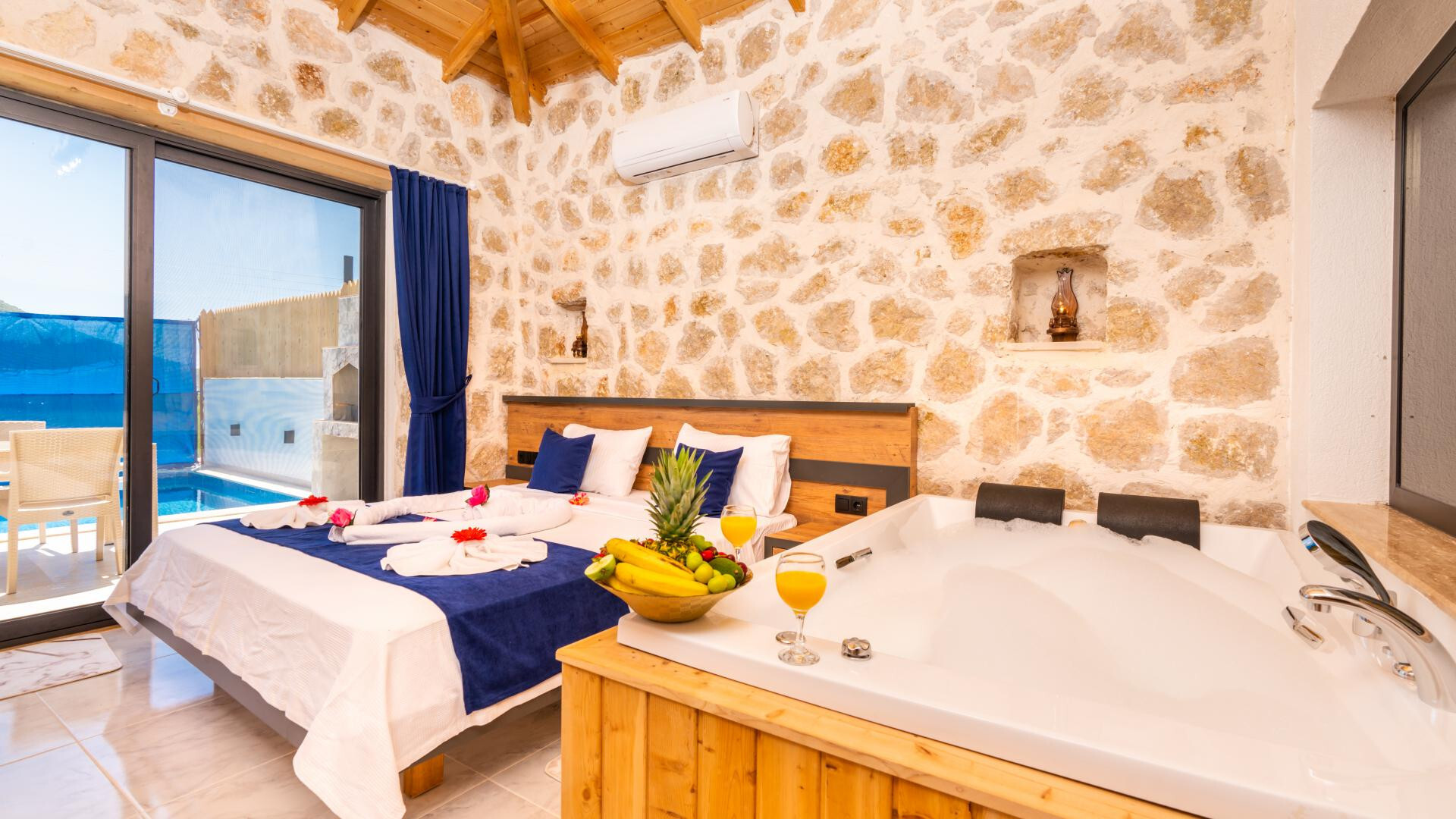 VBK70905 Villa Booking