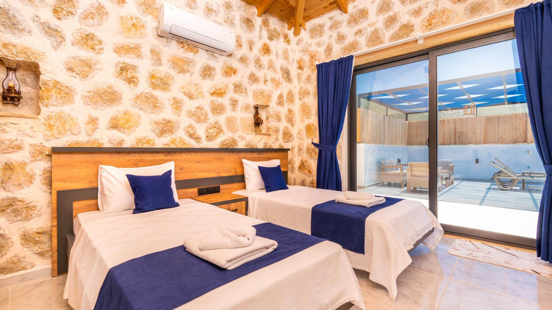 VBK70905 Villa Booking