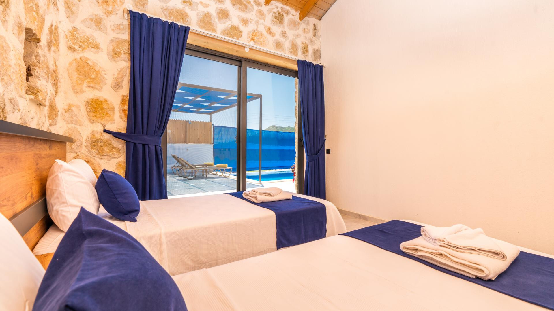 VBK70905 Villa Booking