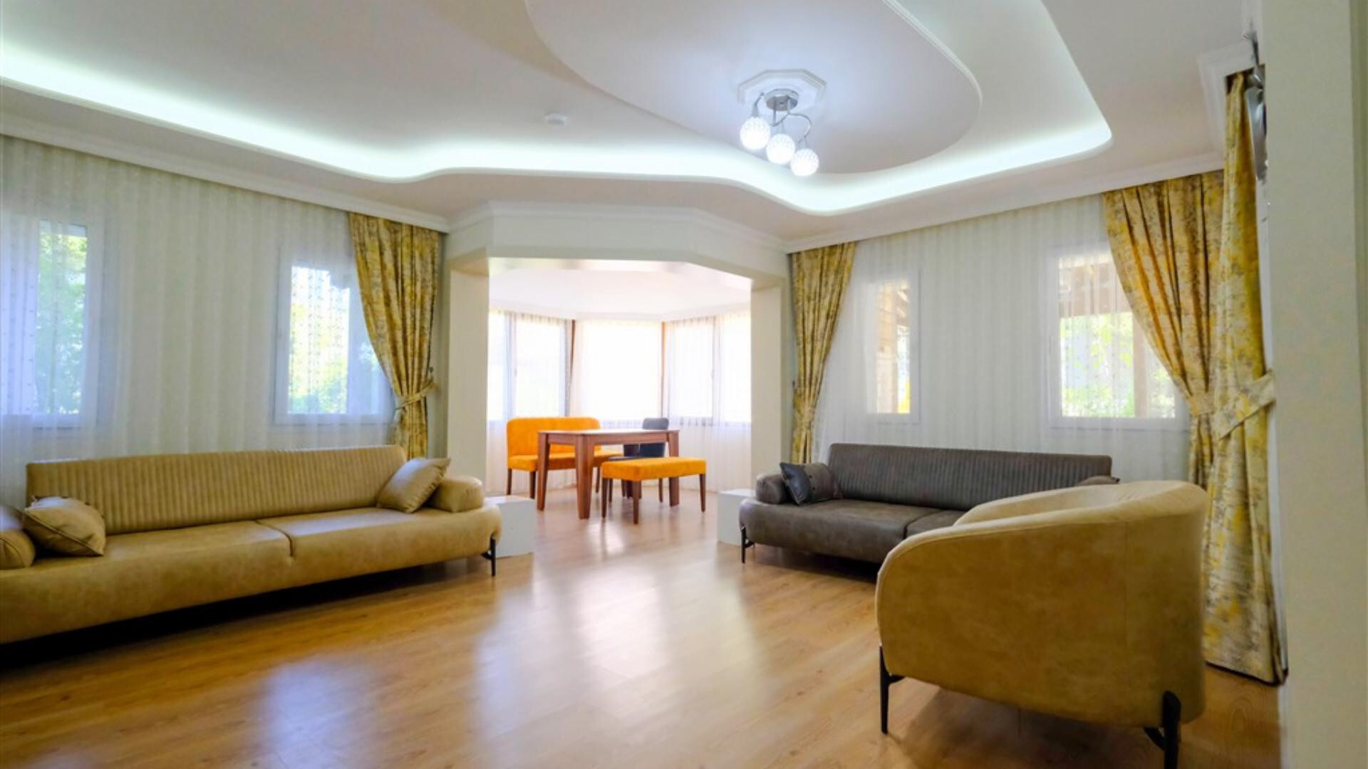 VBK67475 Villa Booking
