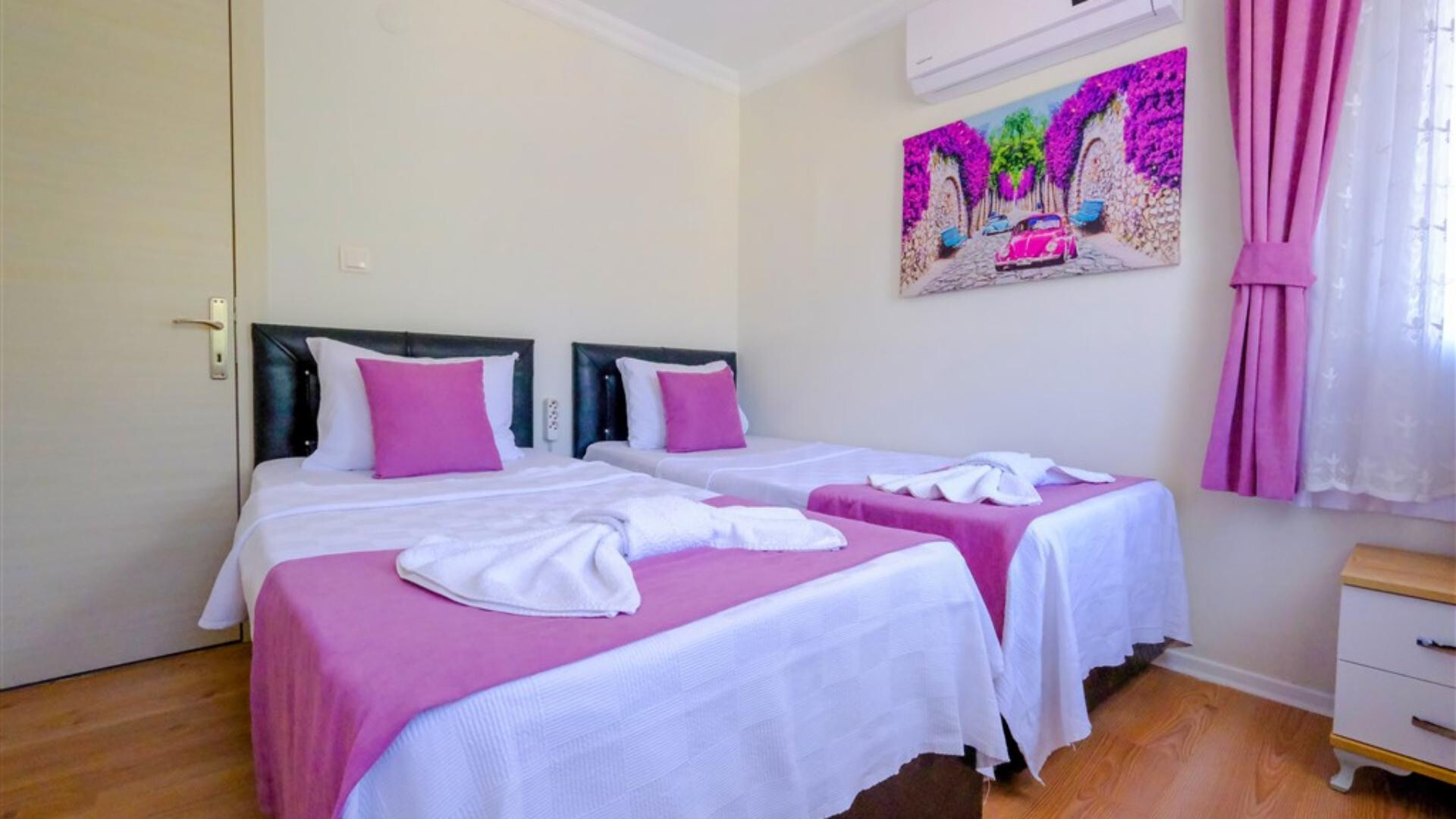 VBK67475 Villa Booking