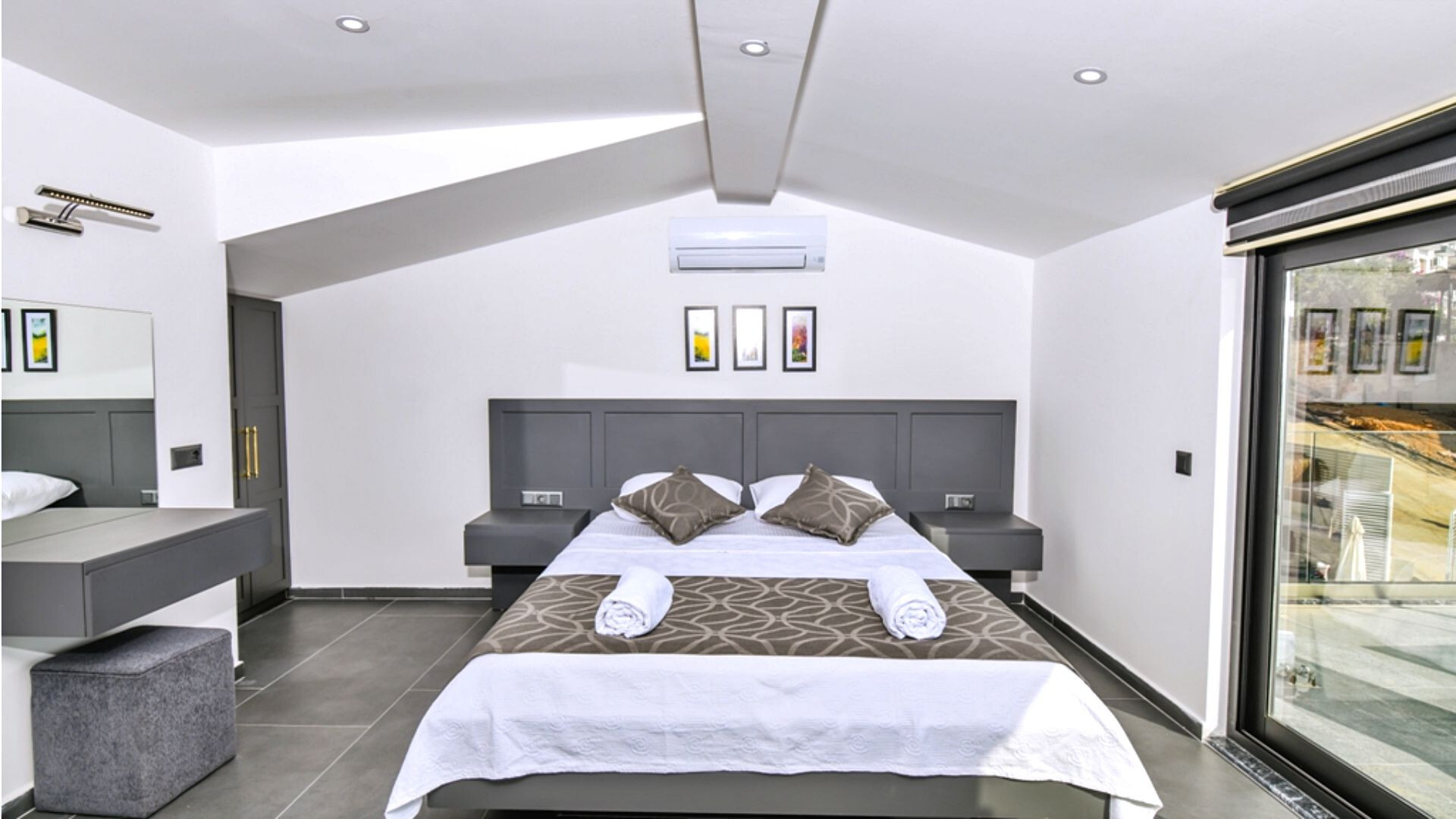 VBK22209 Villa Booking