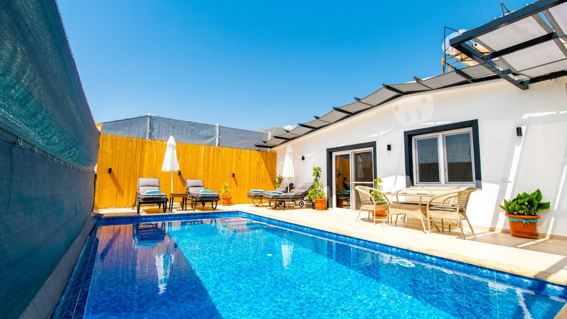 VBK71614 Villa Booking