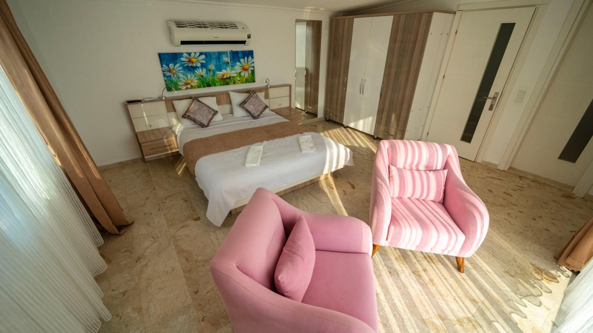 VBK25204 Villa Booking