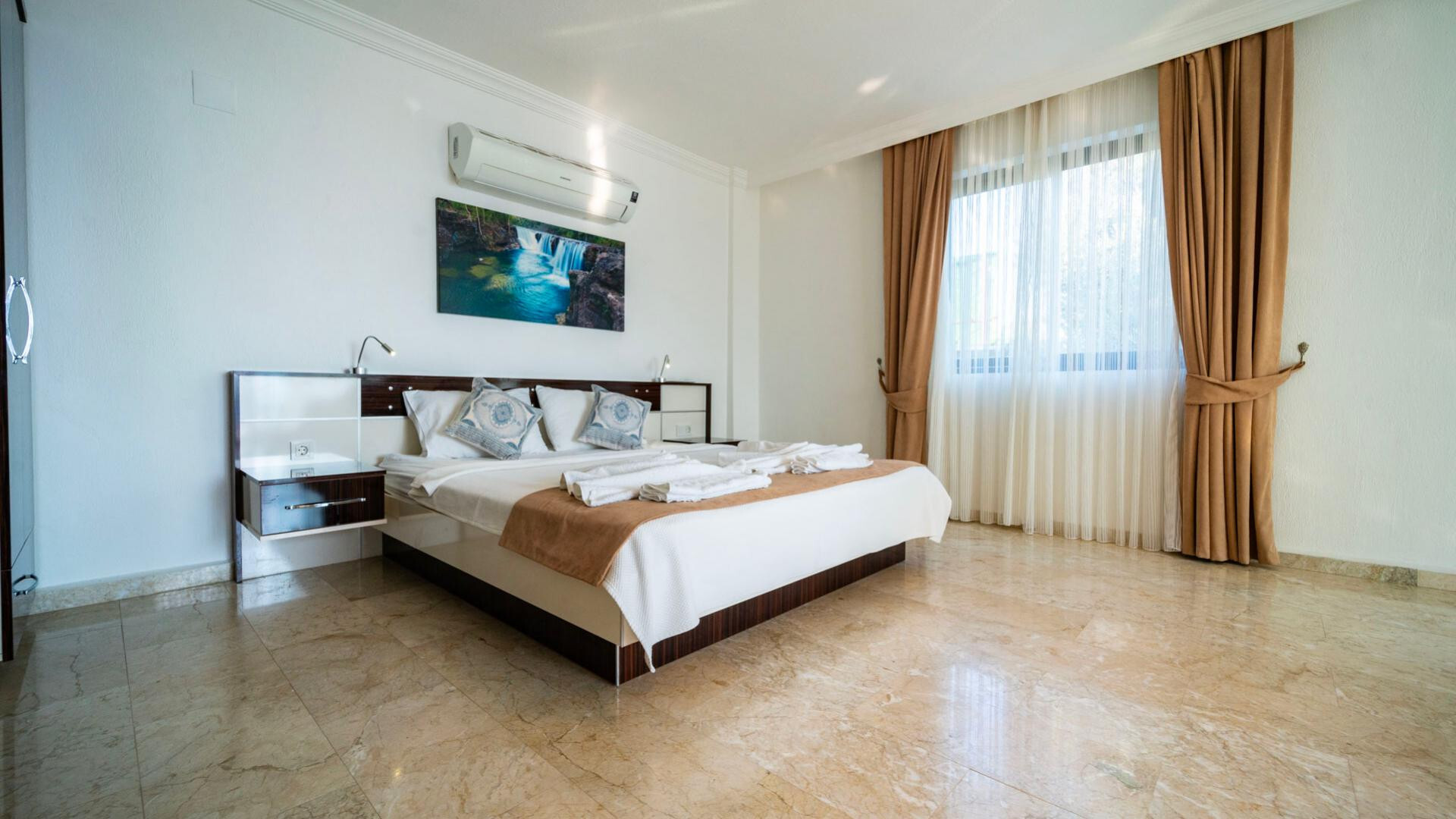 VBK25204 Villa Booking