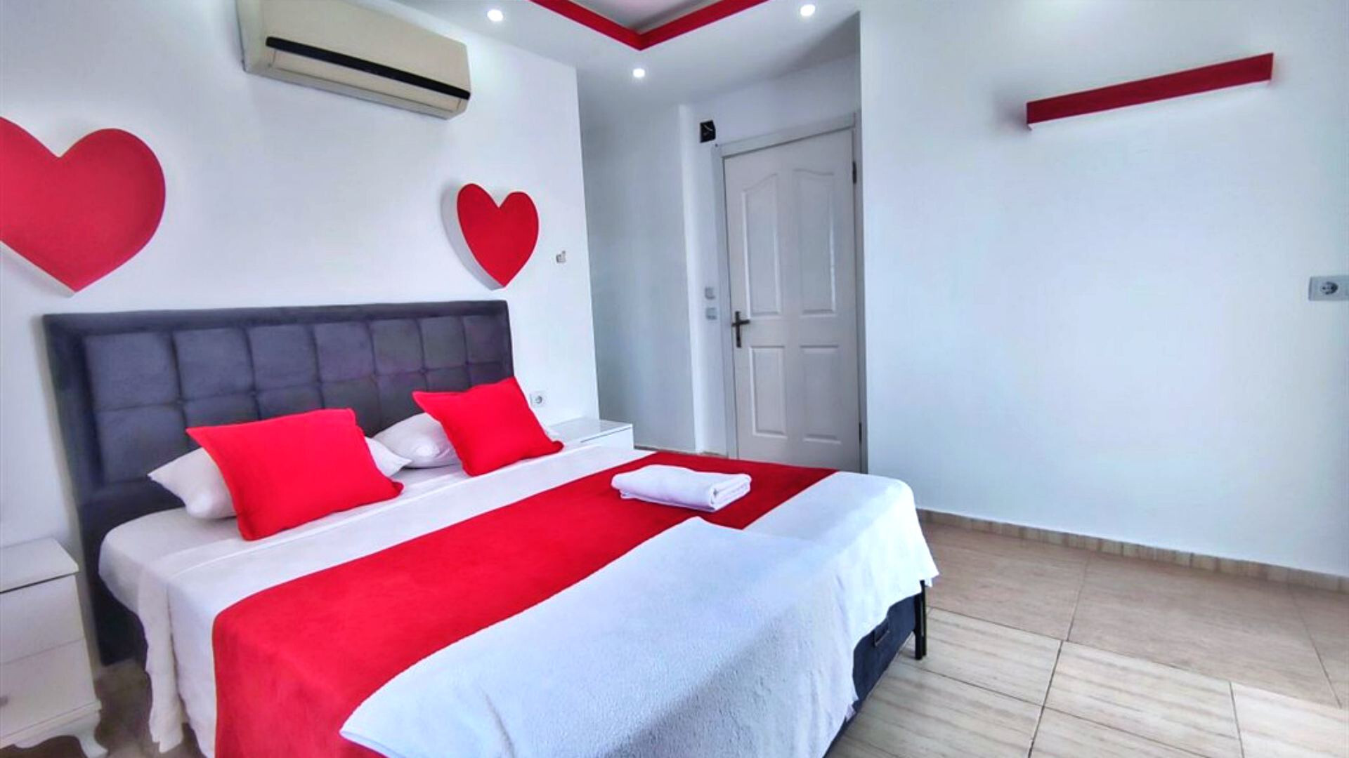 VBK68503 Villa Booking