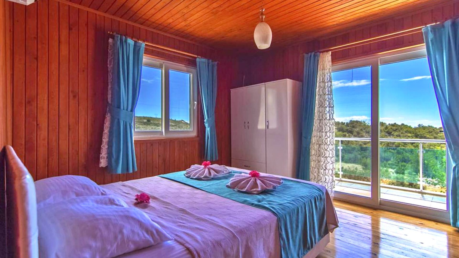 VBK68503 Villa Booking