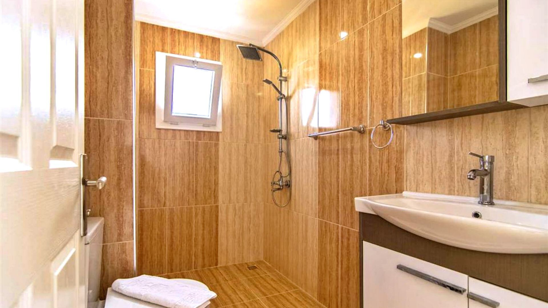 VBK68503 Villa Booking